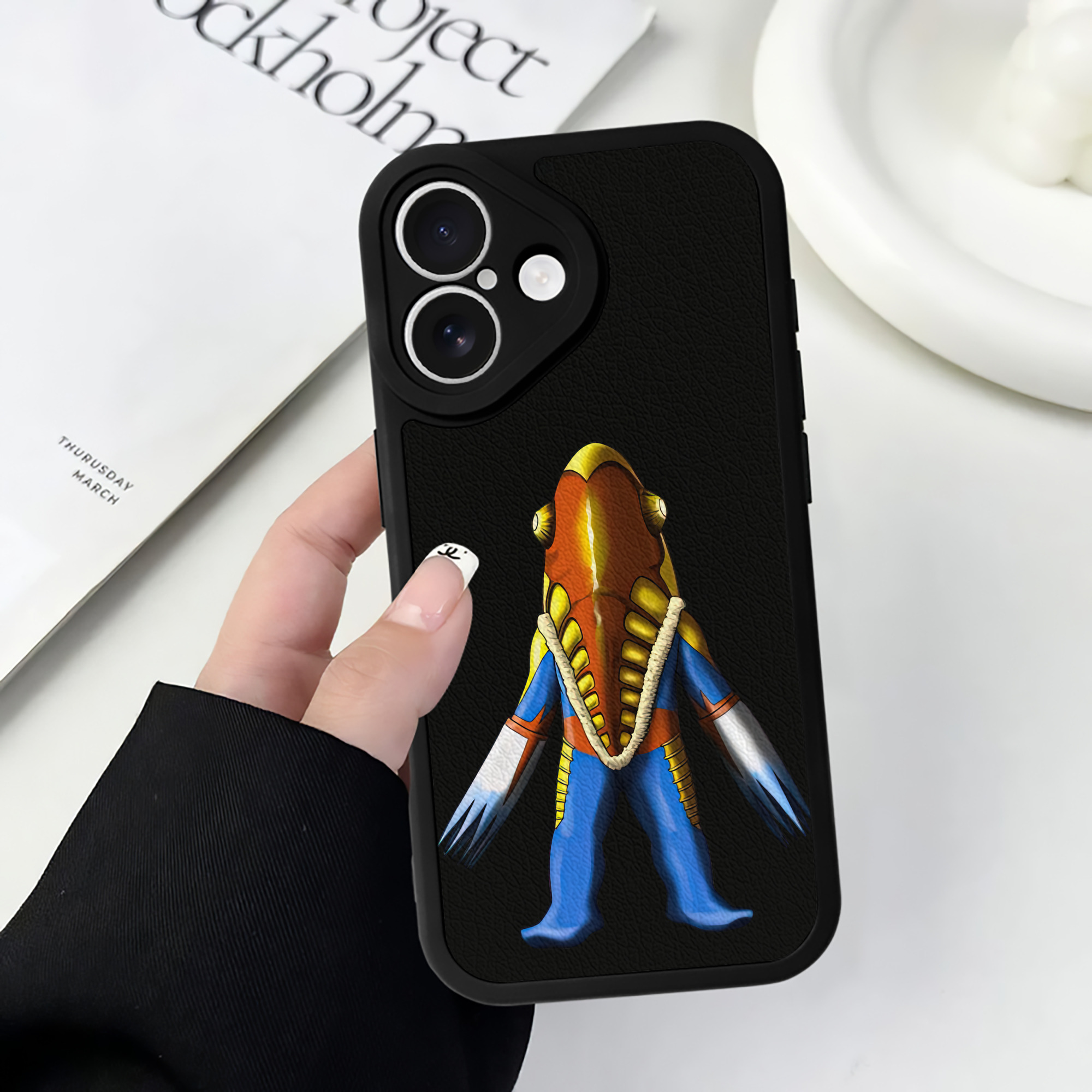 （画像用） ウルトラマン Ultraman 【iPhone 16シリーズ対応】シリコンスマホケース（レザー調） 材質：シリコン